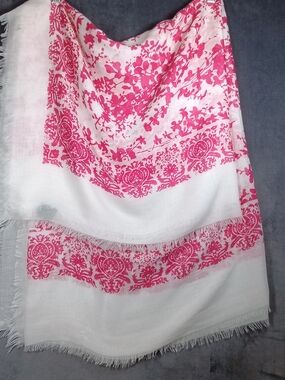 XL Women's Pink Printed Scarf Wrap - Lightweight Floral Design 80 X 45